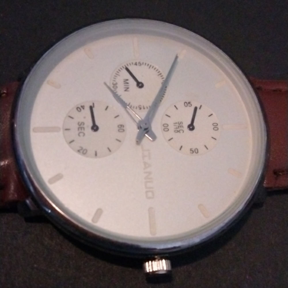 Watch - Picture 3 of 3